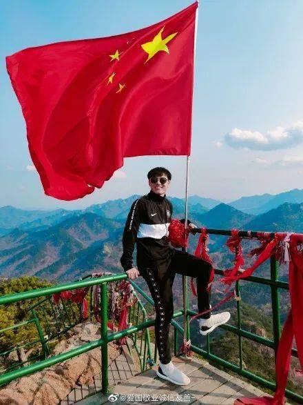 逃离阴暗的房屋